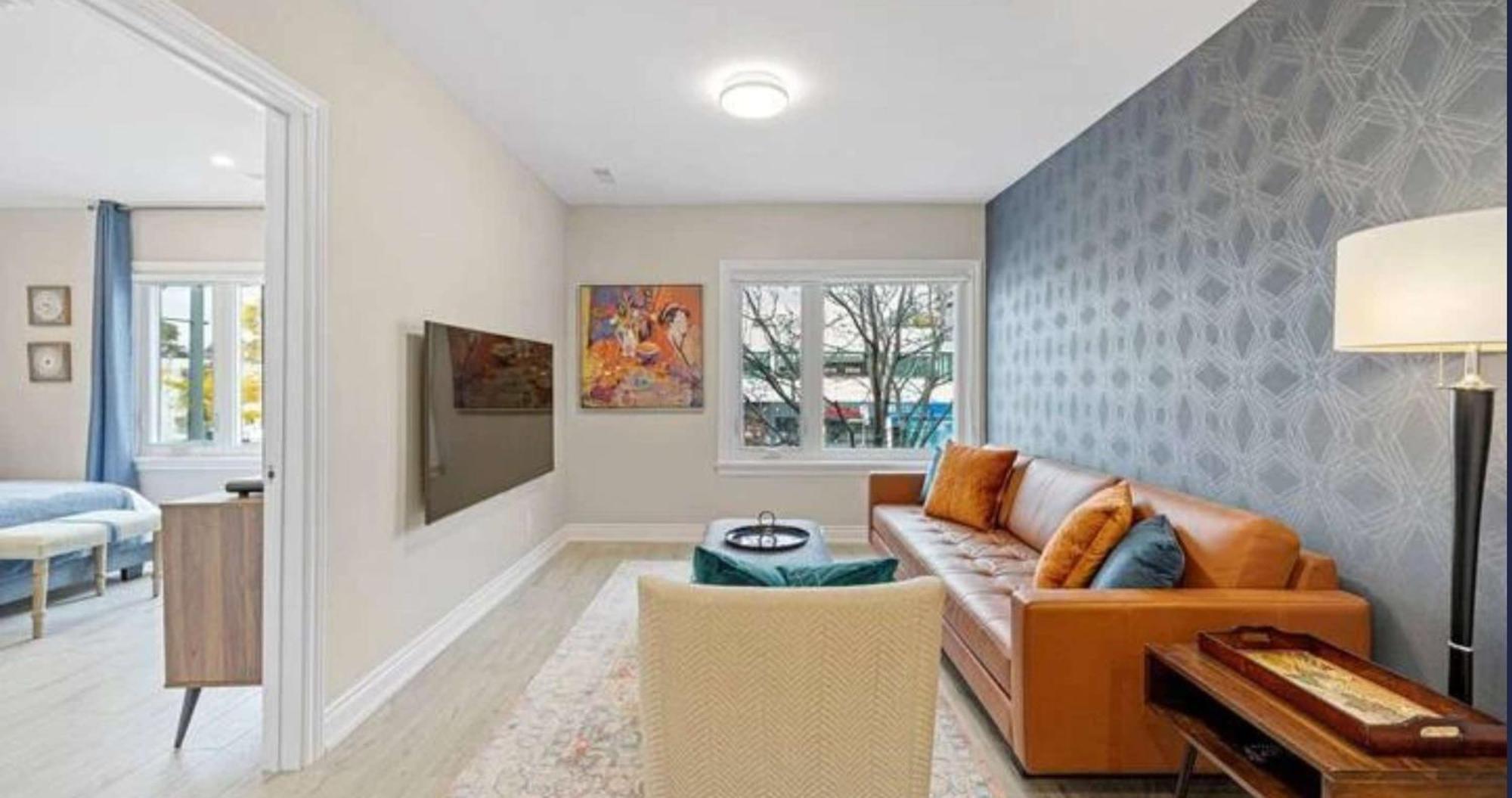 Casa St Clair - Suite -Style Suite W Lrg Patio Toronto Exterior photo